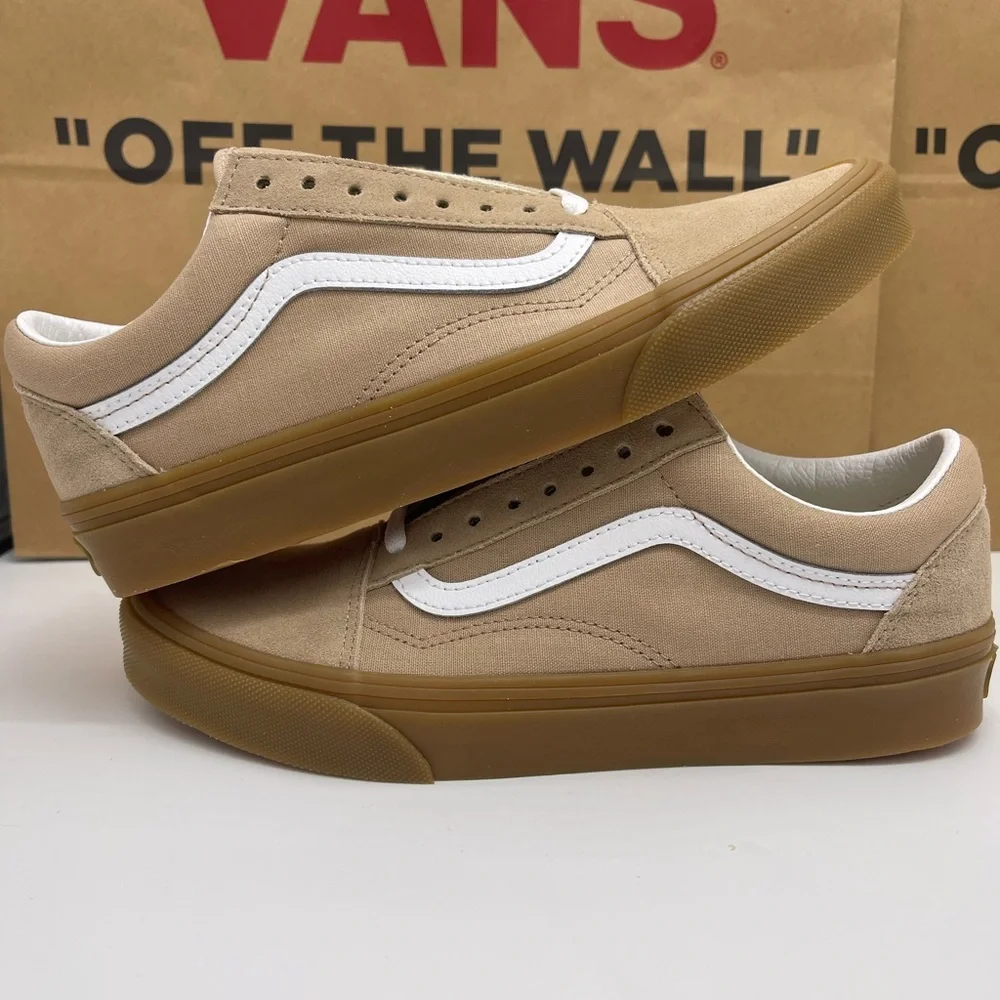 Vans WMNS Beige and White Sneakers
Old Skool
Sesame/Gum
VN0A38G1QA2 Sneakers - Picture 3 of 16